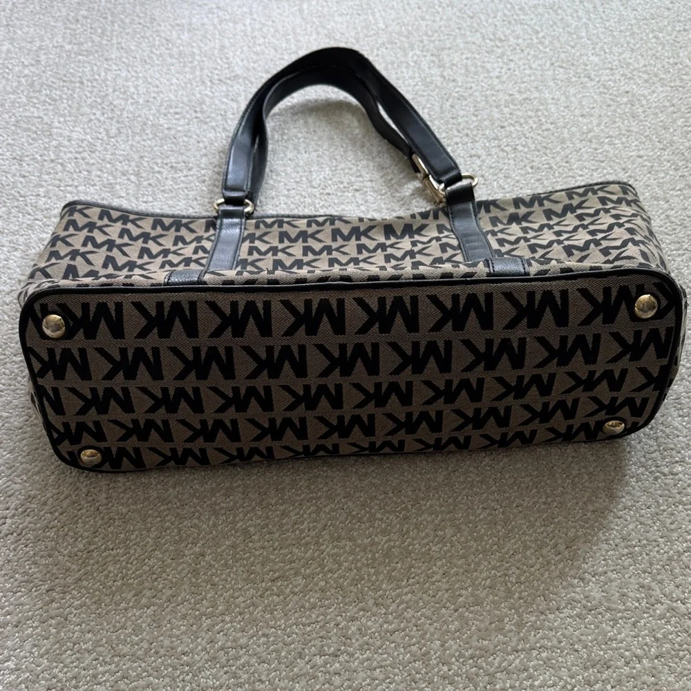 Michael Kors Signature Large Black and Brown Tote Shoulder Bag